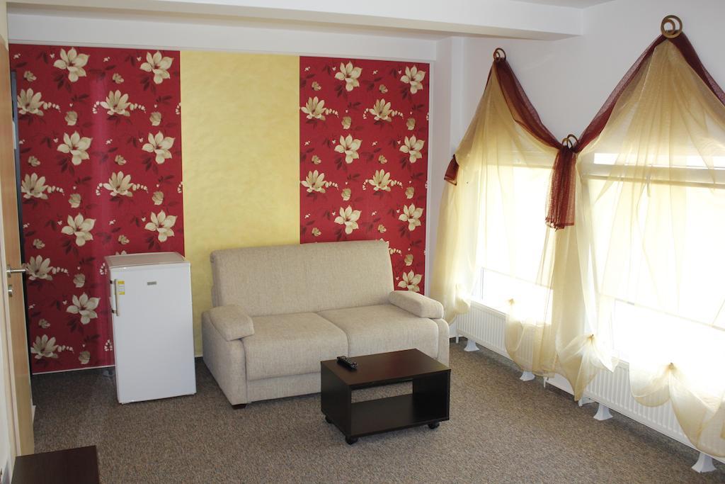 Hotel Lux Divina Brașov Zimmer foto