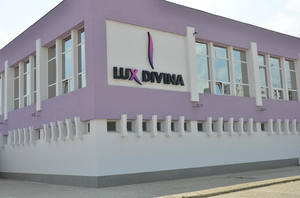 Hotel Lux Divina Brașov Exterior foto